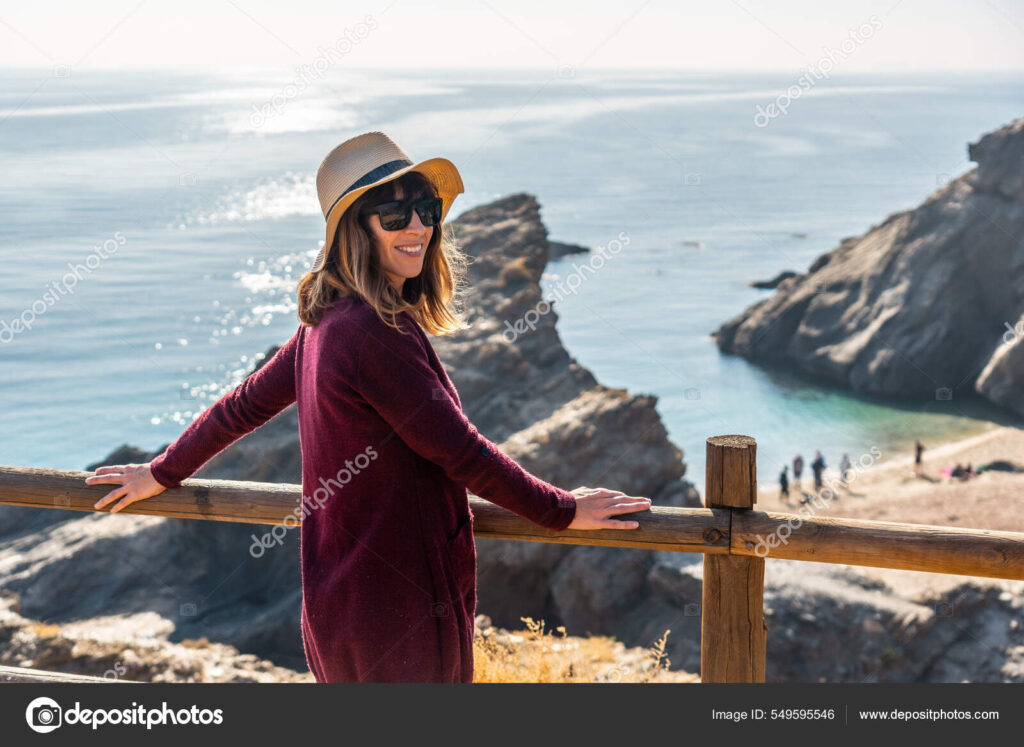 Portrait Young Tourist Girl Hat Looking Beautiful Cala Peon Cut — Stock Photo